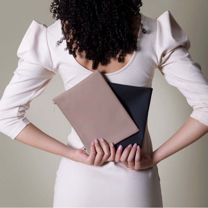 Neceser de cuero sintético de suave tacto con tirador a juego primera vista Neceser de cuero sintético de suave tacto con tirador a juego primera vista