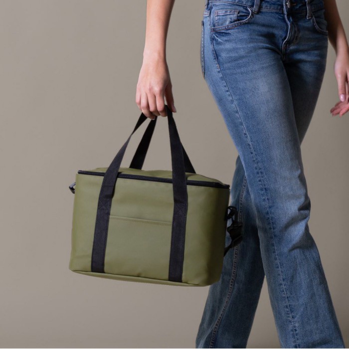 Bolsa nevera impermeable de cuero sintético y doble asa ajustable segunda vista Bolsa nevera impermeable de cuero sintético y doble asa ajustable segunda vista