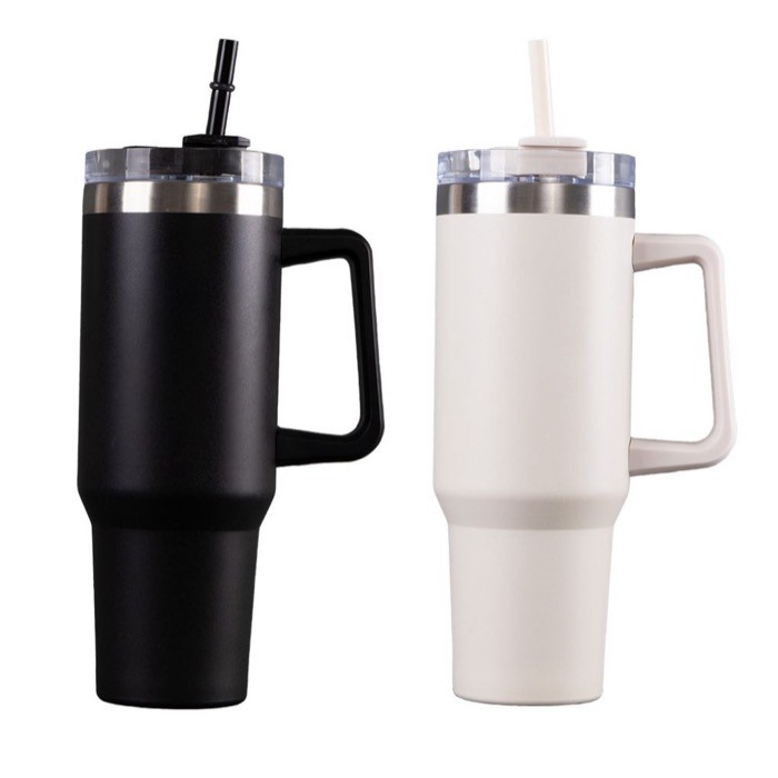 Botella de acero inox reciclado con pajita y asa de transporte 1.18 L primera vista Botella de acero inox reciclado con pajita y asa de transporte 1.18 L primera vista