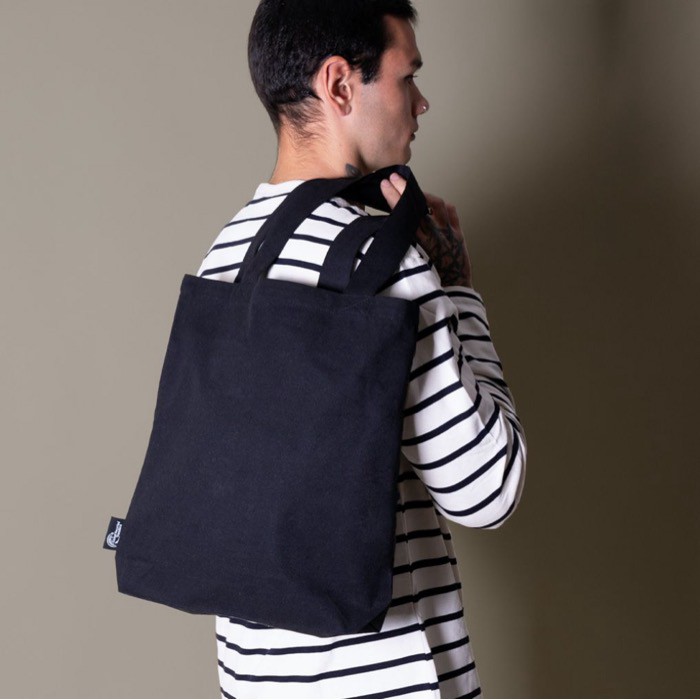 Bolsa de algodón reciclado en colores neutros 320 g/m2 tercera vista Bolsa de algodón reciclado en colores neutros 320 g/m2 tercera vista