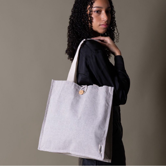 Bolsa de algodón de apariencia jaspeada con botón de cierre segunda vista Bolsa de algodón de apariencia jaspeada con botón de cierre segunda vista