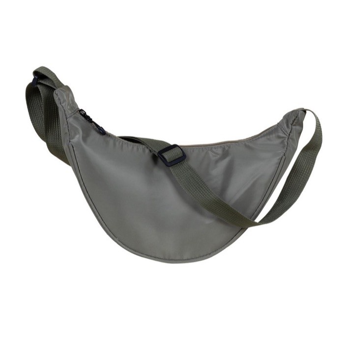 Bandolera de poliéster con asa ajustable para el hombro color verde primera vista Bandolera de poliéster con asa ajustable para el hombro color verde primera vista