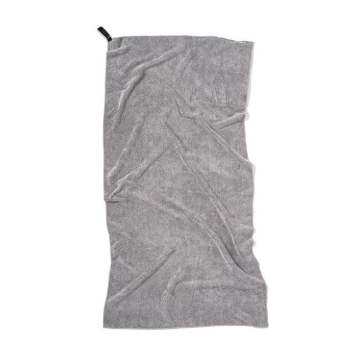 Toalla de microfibra reciclada de 70 x 140 cm color gris Toalla de microfibra reciclada de 70 x 140 cm color gris