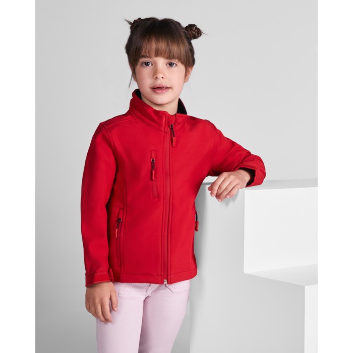 Chaqueta softshell con elastano de 2 capas 300 g/m2 Roly Direct Nebraska color rojo segunda vista de uso