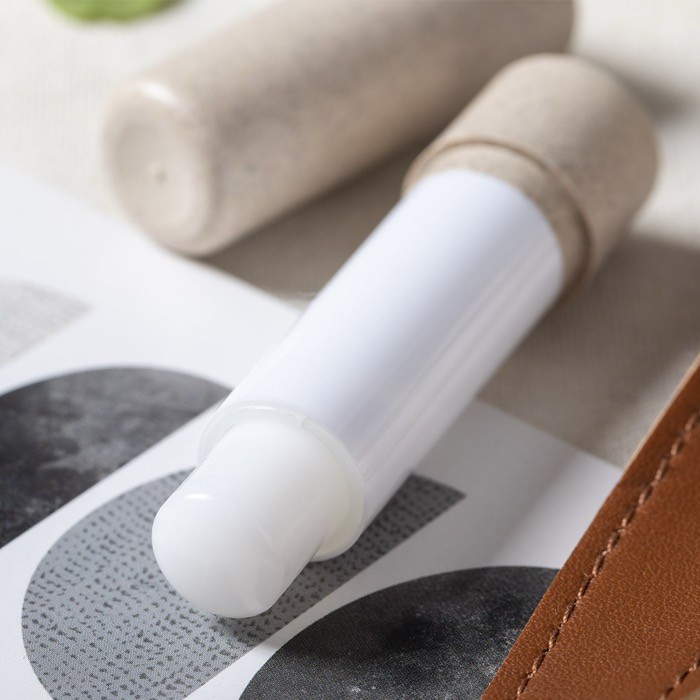 Bálsamo labial con aroma a vainilla y SPF15 para personalizar color natural