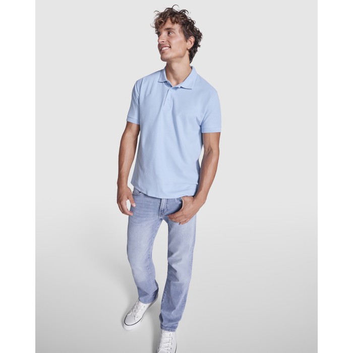 Polo de manga corta en punto piqué 220 g/m2 Roly Direct Pegaso Premium color blanco primera vista de uso