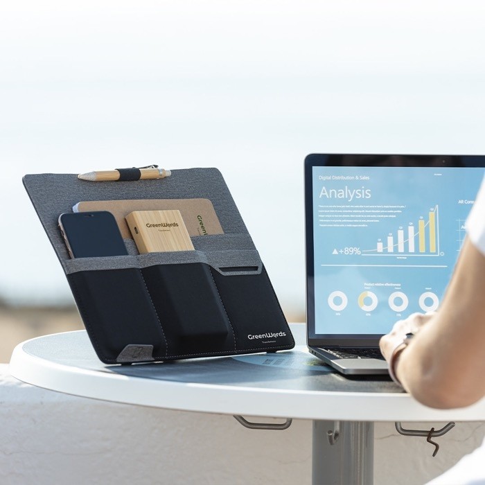 Organizador de trabajo con logotipo