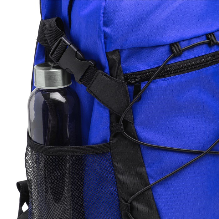 Mochila deportiva de nylon con bolsillos laterales de rejilla color rojo vista detalle 4