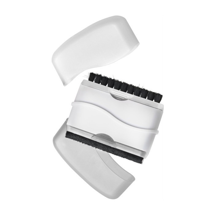 Práctico limpia pantallas con gamuza y cepillo en estuche de plástico color blanco segunda vista Práctico limpia pantallas con gamuza y cepillo en estuche de plástico color blanco segunda vista