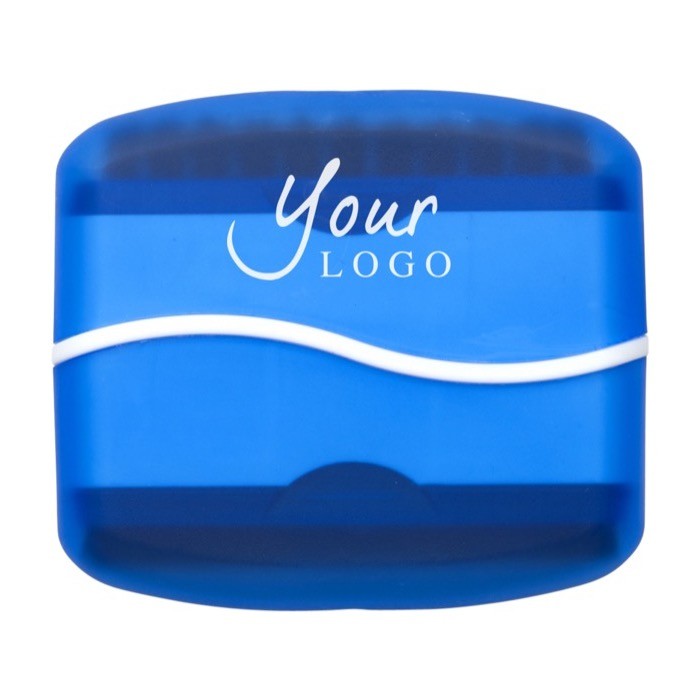 Práctico limpia pantallas con gamuza y cepillo en estuche de plástico color azul claro primera vista Práctico limpia pantallas con gamuza y cepillo en estuche de plástico color azul claro primera vista