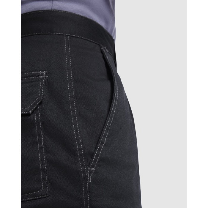 Bermuda corta de poliéster y algodón con bolsillos 250 g/m2 Roly Vitara color negro vista detalle 1 Bermuda corta de poliéster y algodón con bolsillos 250 g/m2 Roly Vitara color negro vista detalle 1