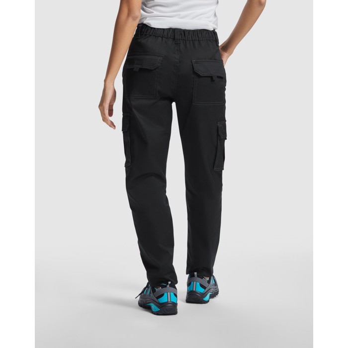 Pantalón laboral largo para mujer con elastano 250 g/m2 Roly Daily Stretch color negro cuarta vista de uso