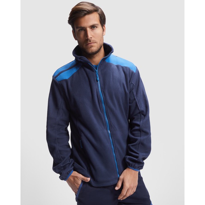 Chaqueta polar laboral de poliéster en colores mixtos 220 g/m2 Roly Terrano color azul real primera vista de uso