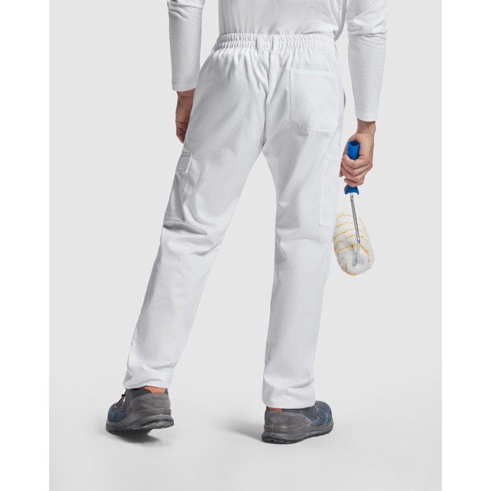 Pantalón laboral de poliéster y algodón de corte recto 210 g/m2 Roly Pintor color blanco cuarta vista de uso