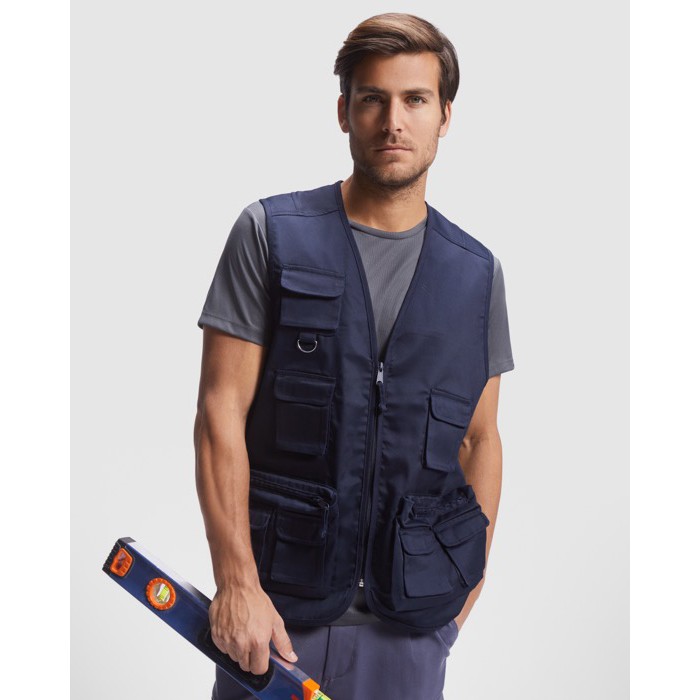 Chaleco de trabajo multibolsillos de algodón y poliéster 200 g/m2 Roly Venera color azul marino cuarta vista de uso