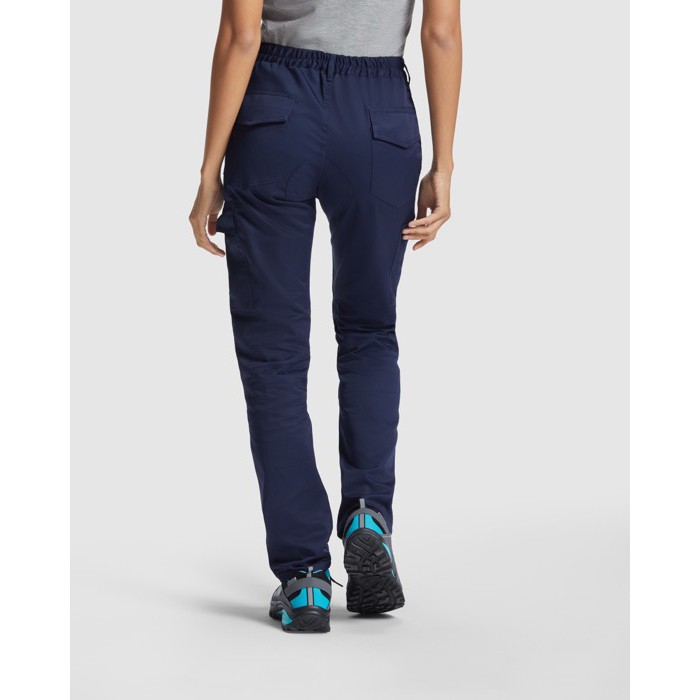 Pantalón laboral para mujer de poliéster y algodón 240 g/m2 Roly Daily color azul marino cuarta vista de uso