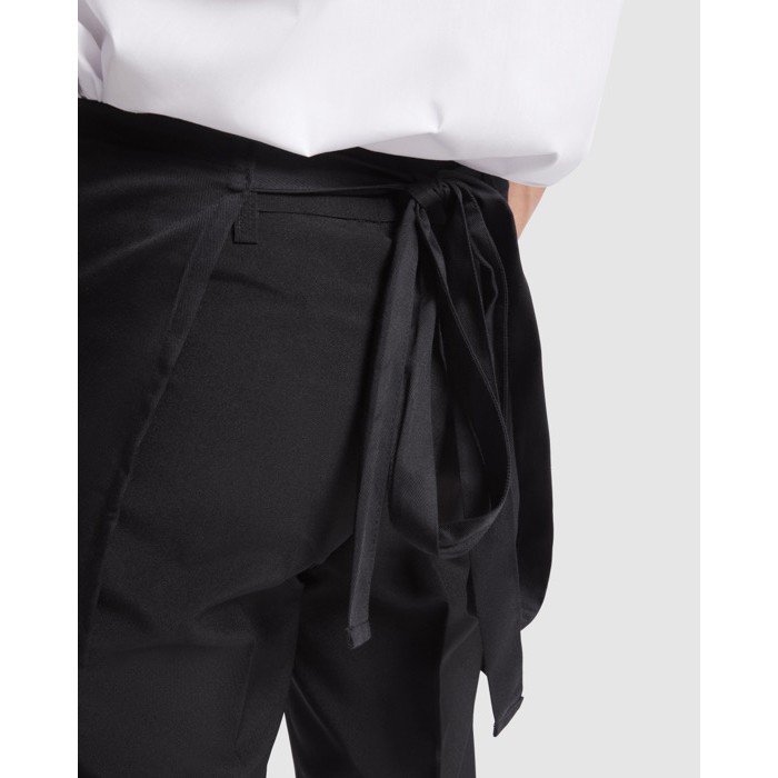 Delantal laboral para horeca de poliéster y algodón 220 g/m2 Roly Classic color negro vista detalle 1