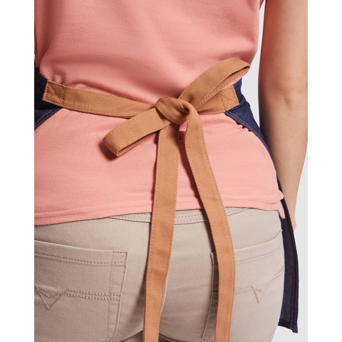 Delantal corto laboral para horeca estilo vaquero 250 g/m2 Roly Dacosta color azul vaquero vista detalle 1