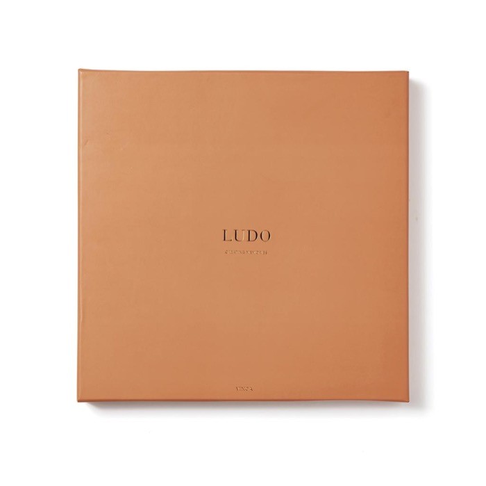 Juego de mesa ludo con logo color negro segunda vista Juego de mesa ludo con logo color negro segunda vista