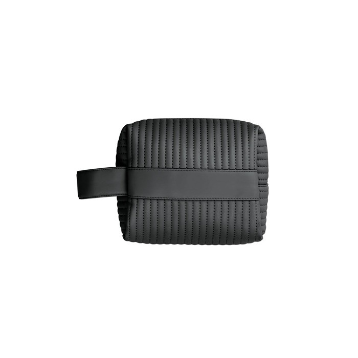 Bolso de mano de materiales reciclados forrado con asa lateral color negro primera vista Bolso de mano de materiales reciclados forrado con asa lateral color negro primera vista