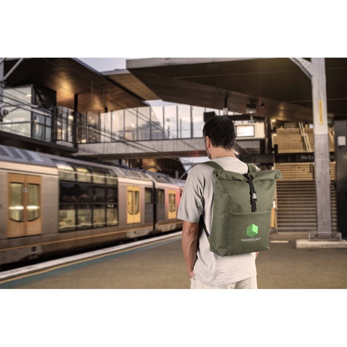 Mochila multiusos con cierre enrollable para portátil 17,3” primera vista Mochila multiusos con cierre enrollable para portátil 17,3” primera vista