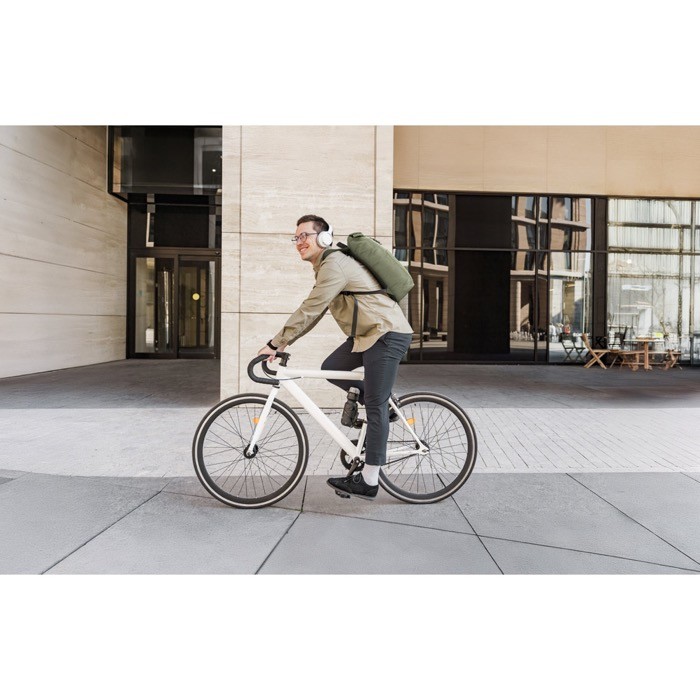 Mochila multiusos con cierre enrollable para portátil 17,3” vista bodegón Mochila multiusos con cierre enrollable para portátil 17,3” vista bodegón