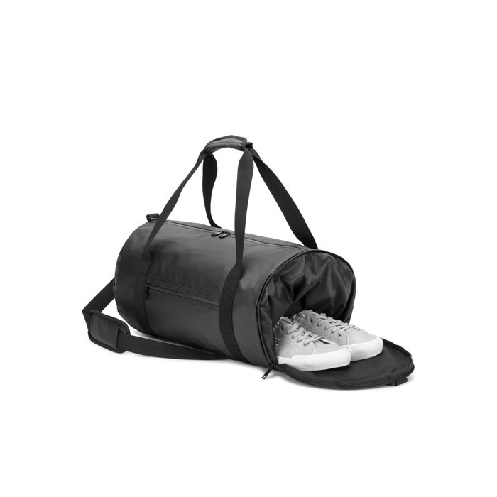 Bolsa de deporte en poliéster reciclado 600D con zapatero lateral color negro octava vista Bolsa de deporte en poliéster reciclado 600D con zapatero lateral color negro octava vista