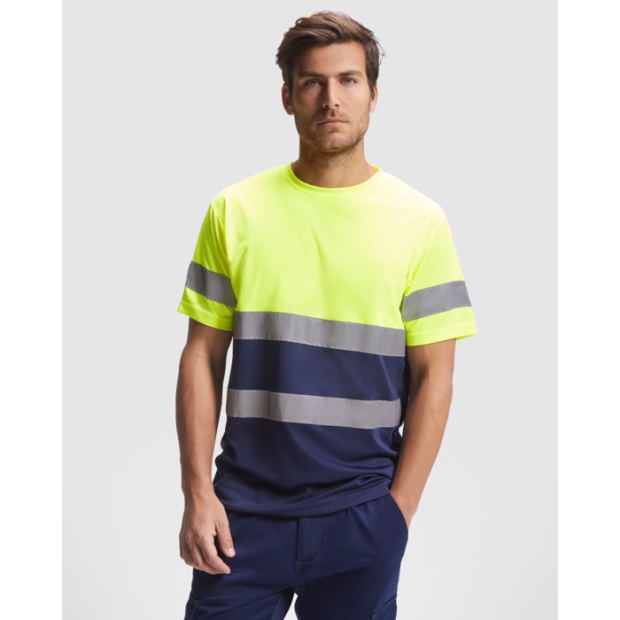 Camiseta técnica laboral de alta visibilidad 130 g/m2 Roly Delta color azul marino primera vista de uso