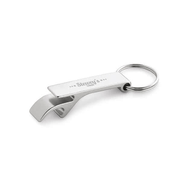 Elegante llavero abridor personalizado de metal color plateado tercera vista Elegante llavero abridor personalizado de metal color plateado tercera vista
