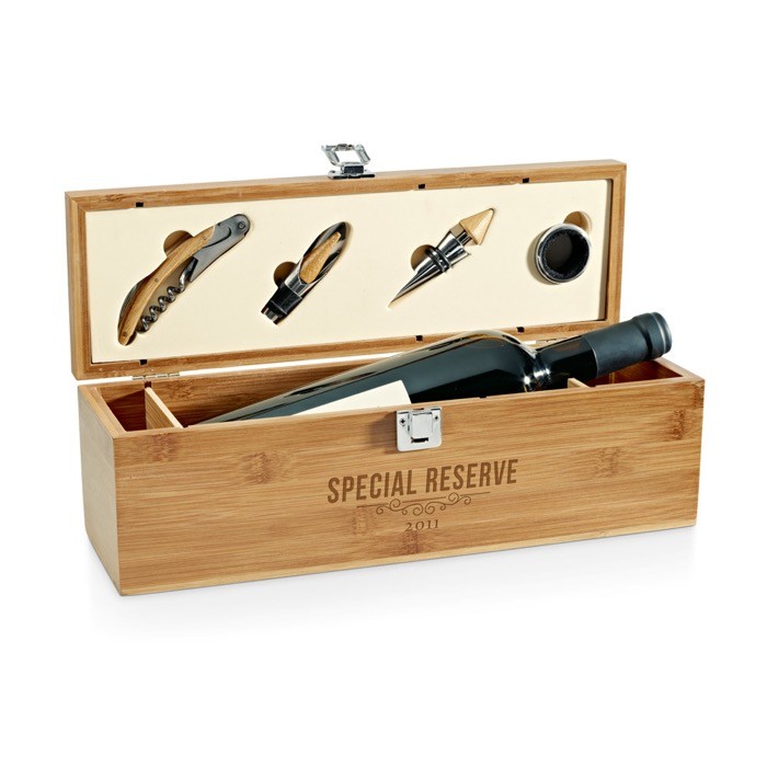 Set de vino presentado en elegante caja de bambú y metal color natural imagen con logo