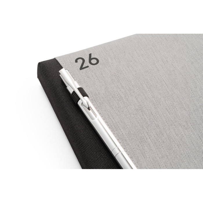 Agenda reciclada de dos colores con logotipo vista quinta