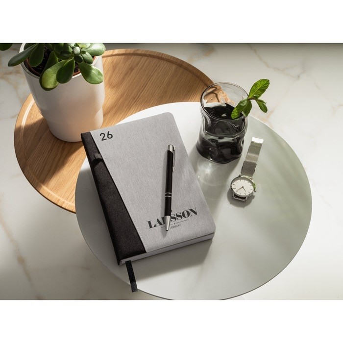 Agenda reciclada de dos colores con logotipo vista sexta