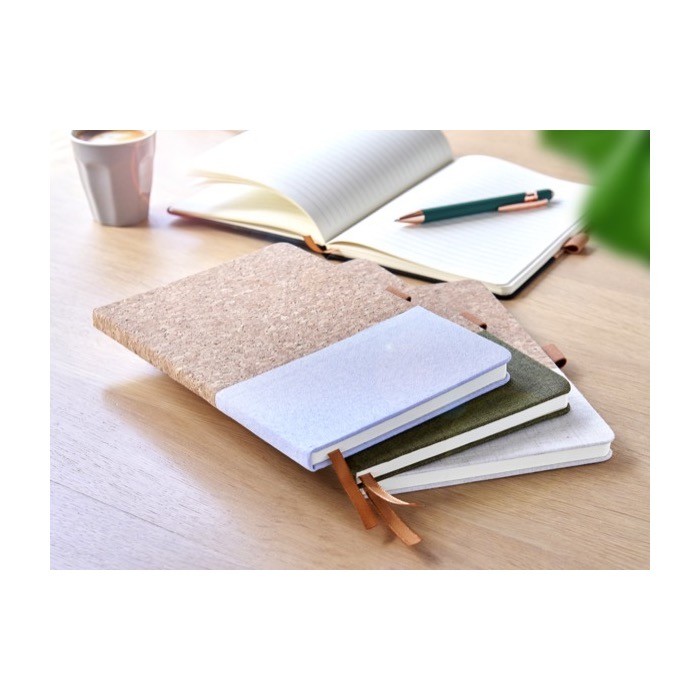 Libreta de corcho y algodón aprox A5 hojas a rayas color lila tercera vista