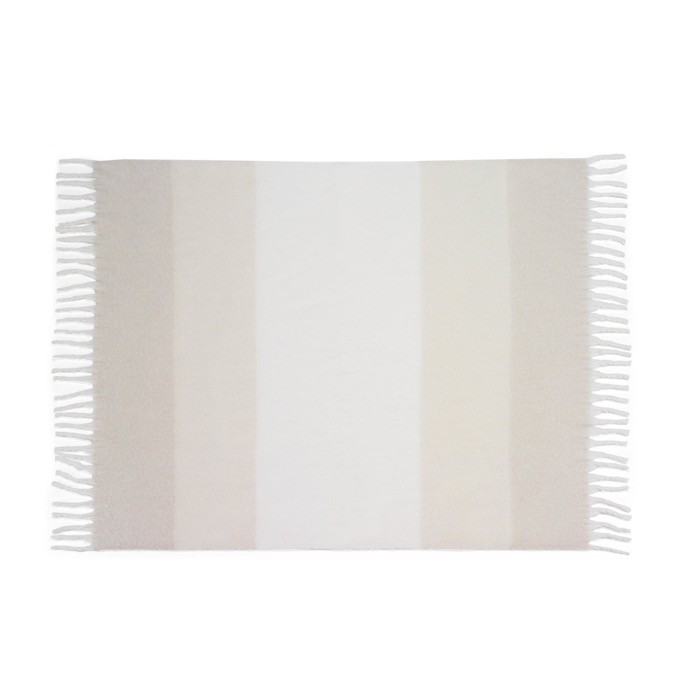 Manta en poliéster reciclado con tacto suave tipo mohair 300 g/m² color beige primera vista Manta en poliéster reciclado con tacto suave tipo mohair 300 g/m² color beige primera vista