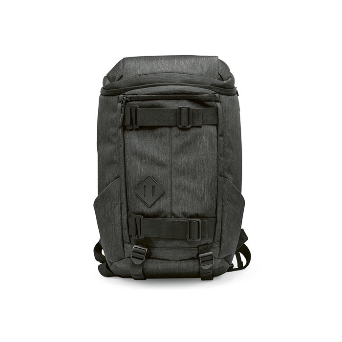 Mochila de RPET con bolsillos ocultos y múltiples presillas 20L color negro Mochila de RPET con bolsillos ocultos y múltiples presillas 20L color negro