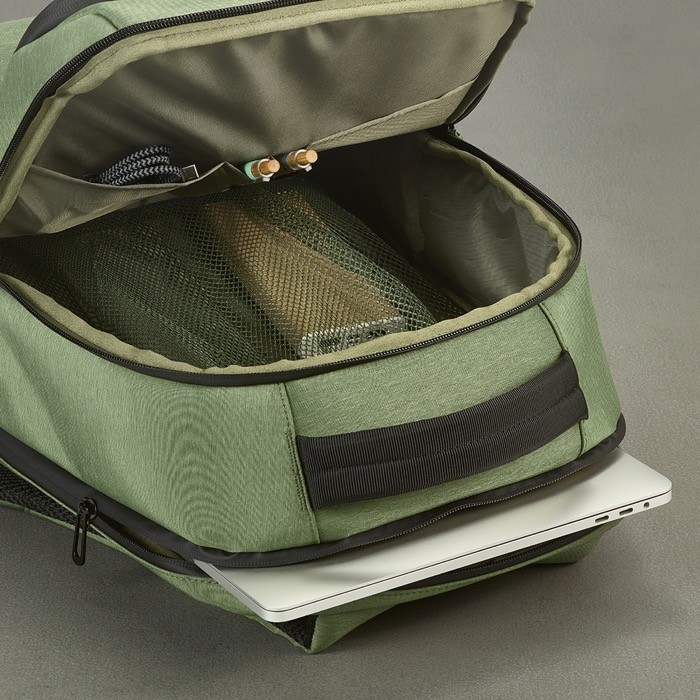 Mochila impermeable bitono de nylon reciclado para portátil 15,6” vista interior Mochila impermeable bitono de nylon reciclado para portátil 15,6” vista interior