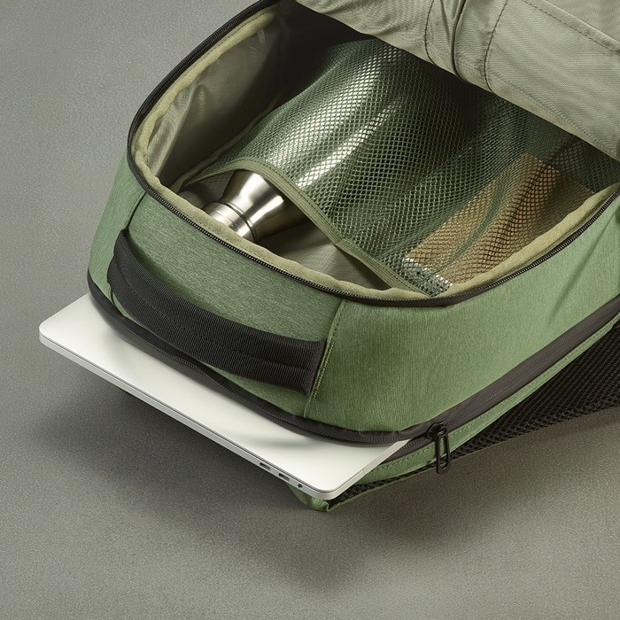 Mochila impermeable bitono de nylon reciclado para portátil 15,6” vista cuarta Mochila impermeable bitono de nylon reciclado para portátil 15,6” vista cuarta