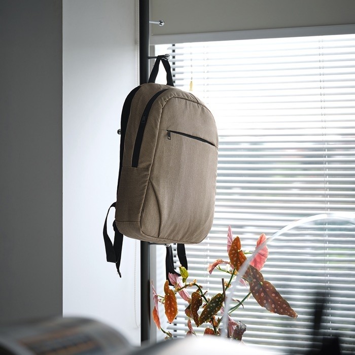 Mochila de 300D RPET con compartimento frontal con cremallera 18L vista octava