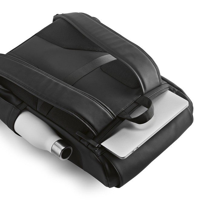 Mochila de cuero sintético con espacio acolchado para portátil 20L vista tres Mochila de cuero sintético con espacio acolchado para portátil 20L vista tres