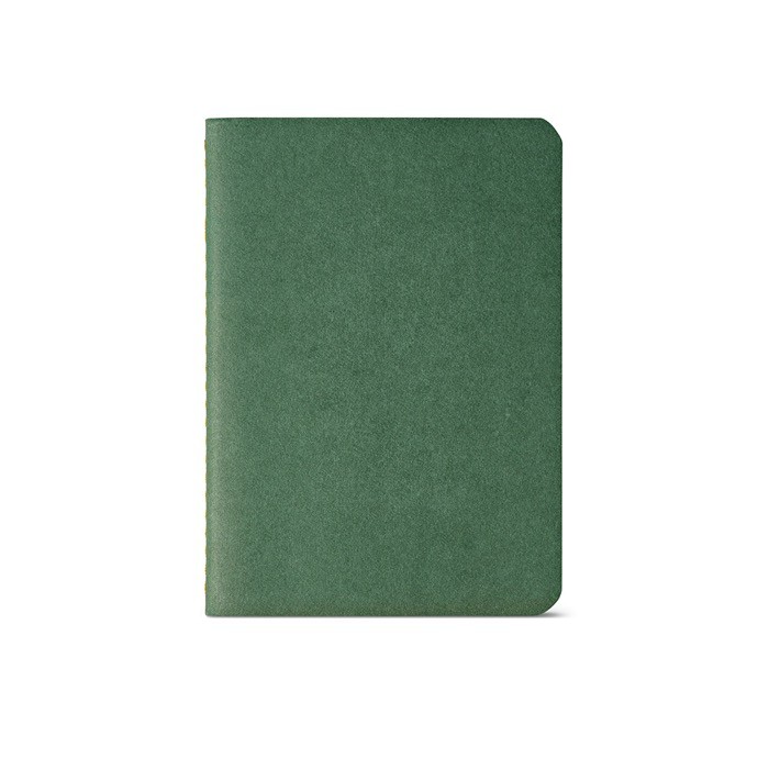 Libreta con cubierta de cartón reciclado A6 hojas a rayas color verde oscuro vista frontal Libreta con cubierta de cartón reciclado A6 hojas a rayas color verde oscuro vista frontal