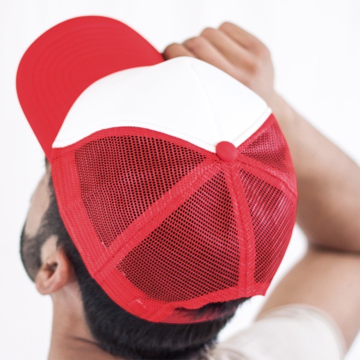 Gorra de poliéster con visera curvada y acolchada de 80 g/m2 vista 2 Gorra de poliéster con visera curvada y acolchada de 80 g/m2 vista 2