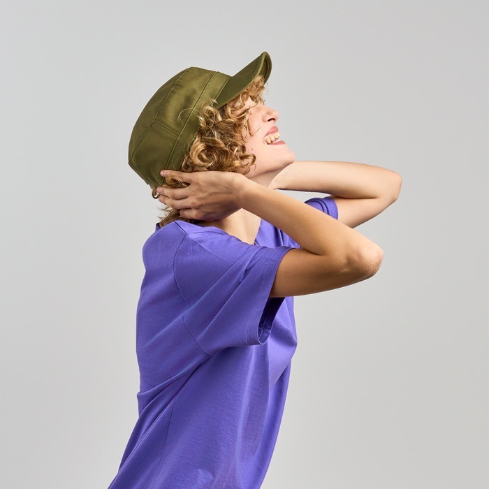 Gorra de algodón tipo militar con visera y cierre velcro 280 g/m2 vista 2 Gorra de algodón tipo militar con visera y cierre velcro 280 g/m2 vista 2