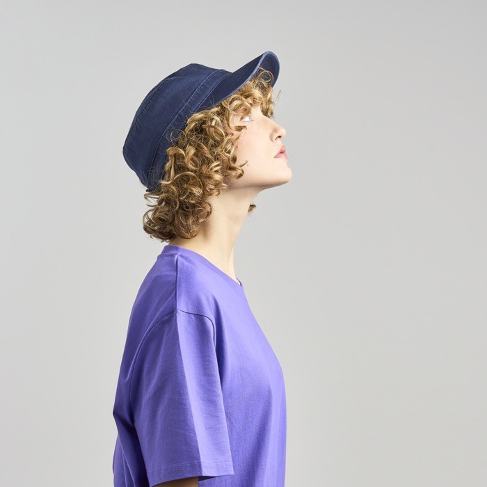 Gorra militar con borde semicurvado en algodón ecológico 280 g/m2 vista 4 Gorra militar con borde semicurvado en algodón ecológico 280 g/m2 vista 4