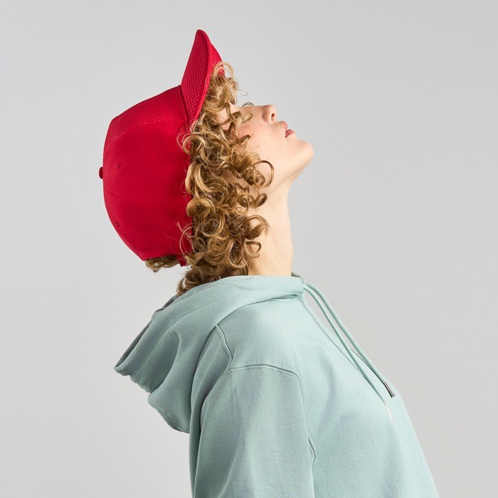 Gorra de material eco tipo automovilística con estampado 3D 230 g/m2 vista 2 Gorra de material eco tipo automovilística con estampado 3D 230 g/m2 vista 2