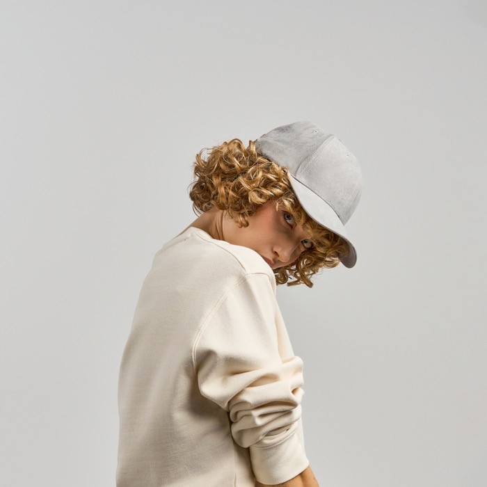 Gorra de poliéster reciclado aterciopelada de 6 paneles 135 g/m2 vista 4