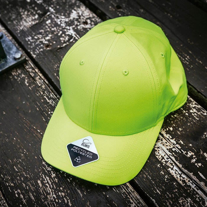 Gorra hecha de botellas de plástico con visera curvada 115 g/m2 color verde fluorescente vista 1
