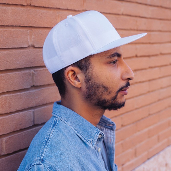 Gorra de poliéster reciclado con visera plana y 6 paneles 200 g/m2 vista 1