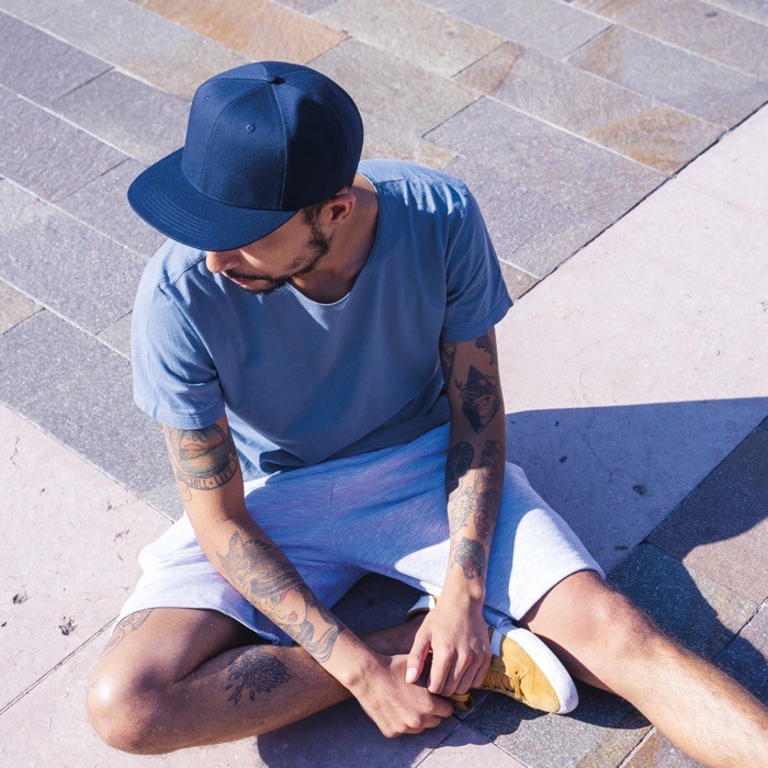 Gorra de poliéster reciclado con visera plana y 6 paneles 200 g/m2 vista 2