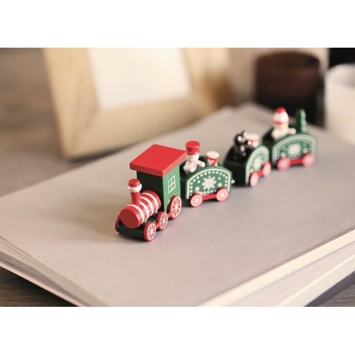Tren de madera con muñequitos y temática navideña personalizable color surtido tercera vista bodegón Tren de madera con muñequitos y temática navideña personalizable color surtido tercera vista bodegón