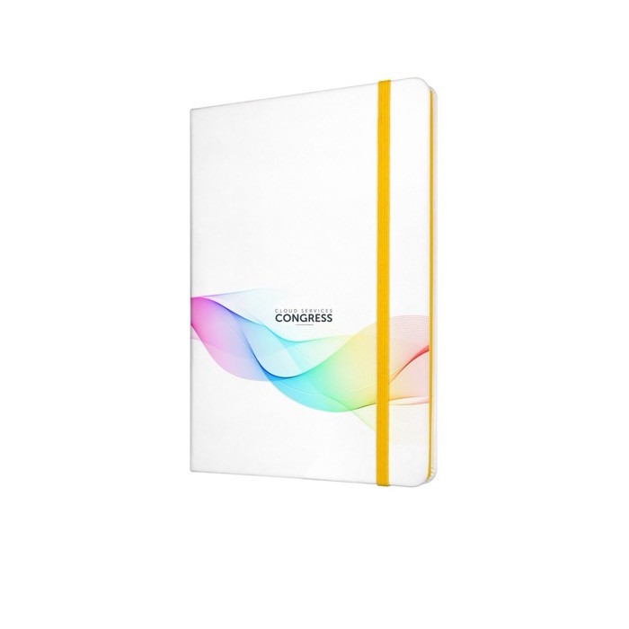 Libreta con goma y marcapáginas color amarillo imagen con logo